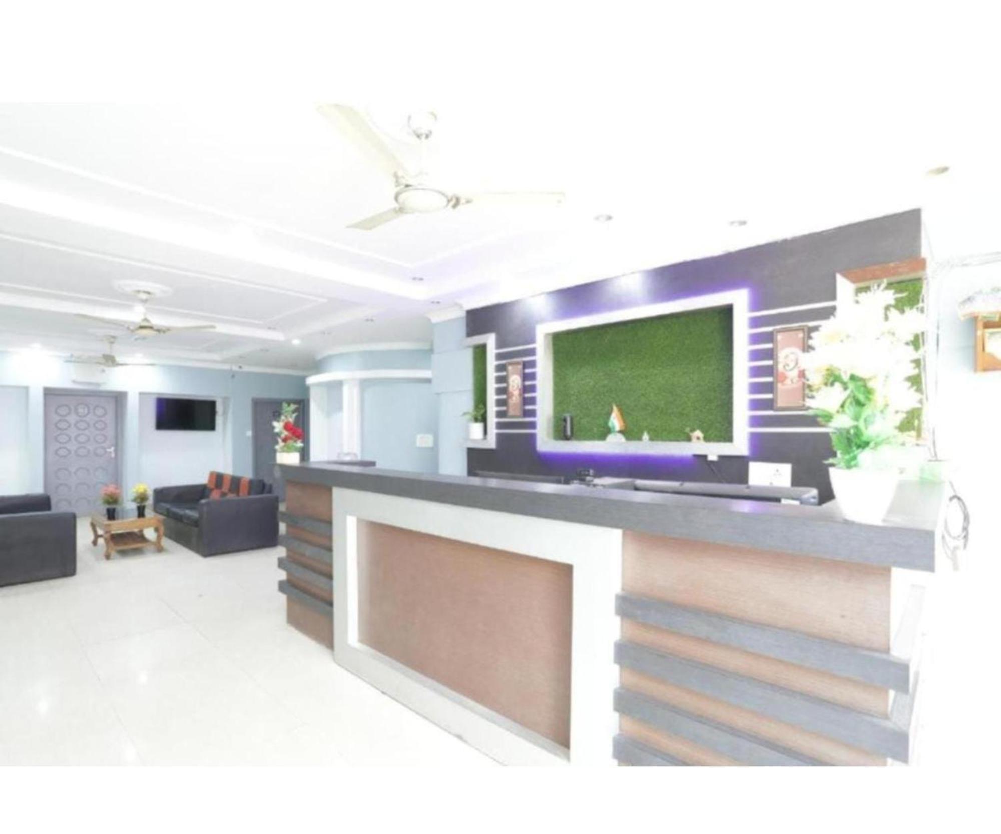 Day S Inn Luxury Stay Near Care Hospital In Budget Friendly Price Best Seller بوهفانيشفار المظهر الخارجي الصورة