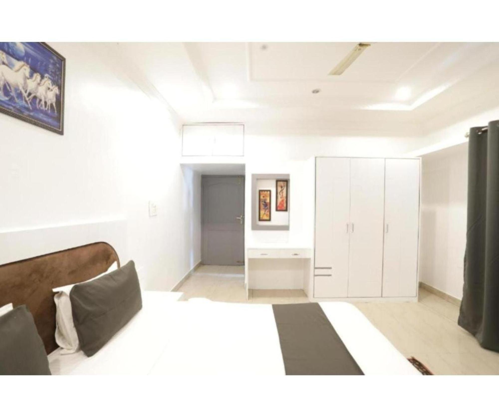 Day S Inn Luxury Stay Near Care Hospital In Budget Friendly Price Best Seller بوهفانيشفار المظهر الخارجي الصورة